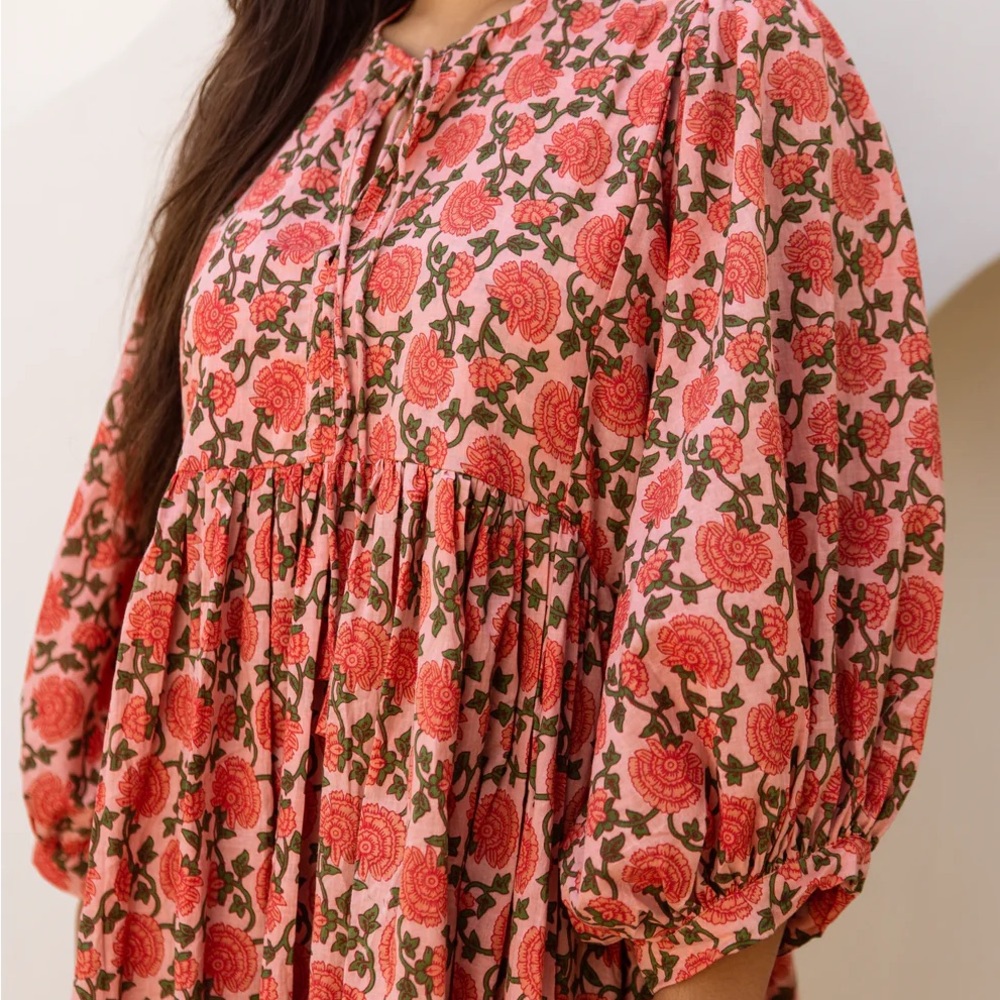 Elegant Floral Long Sleeve Dress - Picture 4 of 4